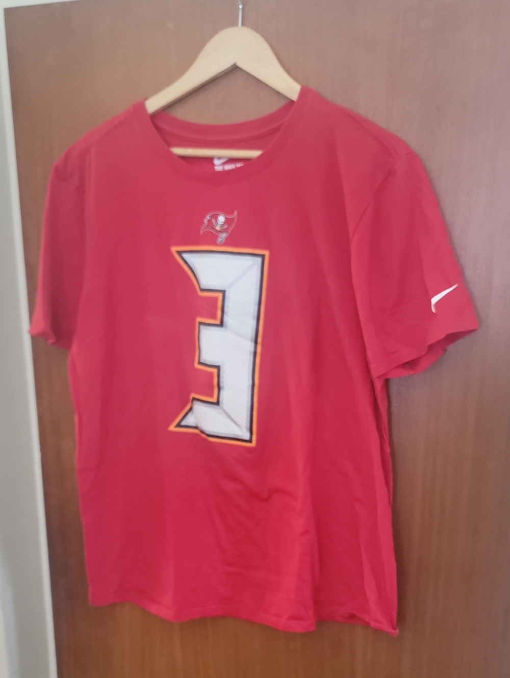 Nike Men’s Red Tampa Bay Buccaneers #3 Short-Sleeve Tee